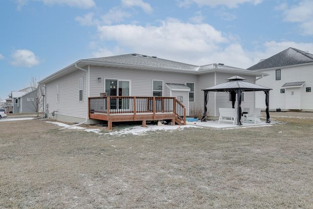 1818 Lakeview Drive, Pella, IA 50219