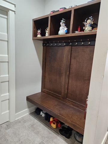 1818 Lakeview Drive, Pella, IA 50219