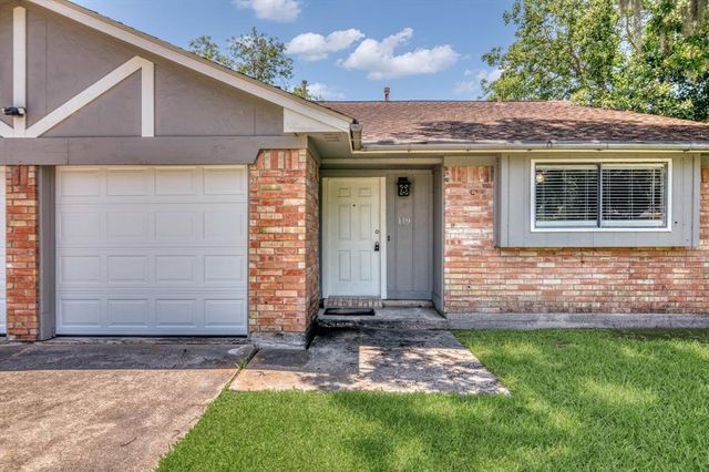 119 Cottonwood Street, Lake Jackson, TX 77566