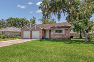 119 Cottonwood Street, Lake Jackson, TX 77566
