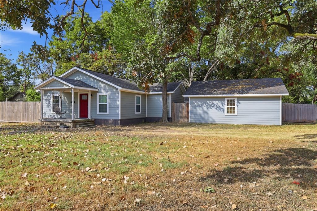 1108 Cypress Street, Hearne, TX 77859 — exterior
