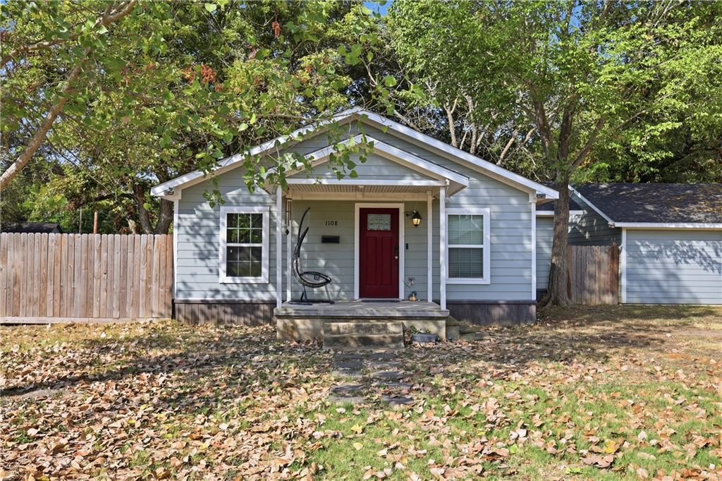 1108 Cypress Street, Hearne, TX 77859 — photo 2