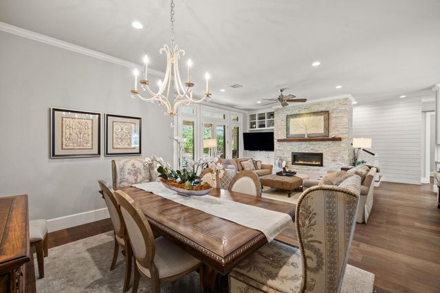 22 Laurenhurst Court, Houston, TX 77043