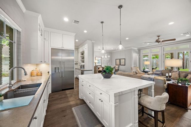 22 Laurenhurst Court, Houston, TX 77043