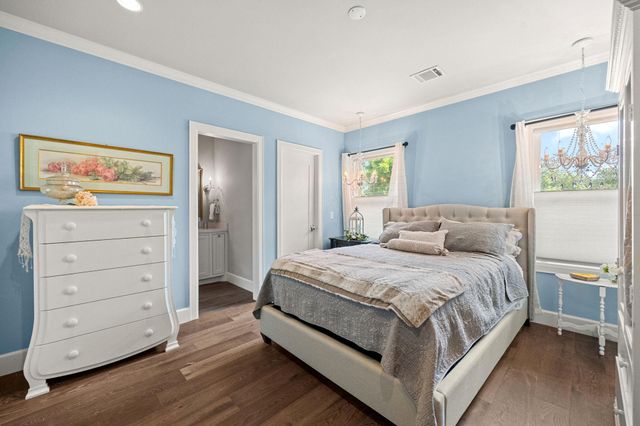 22 Laurenhurst Court, Houston, TX 77043