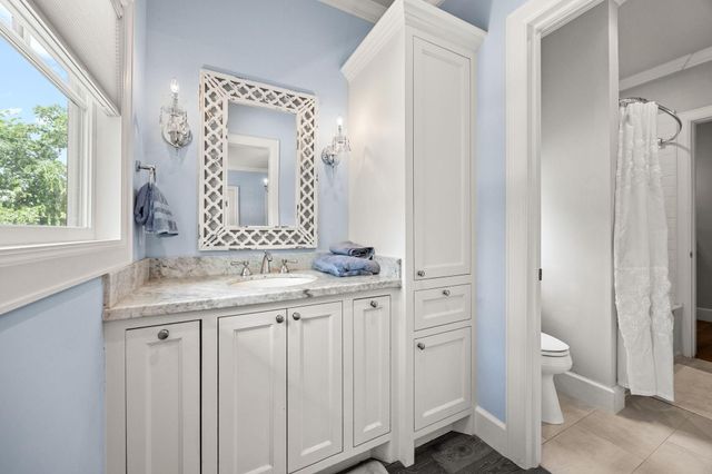 22 Laurenhurst Court, Houston, TX 77043