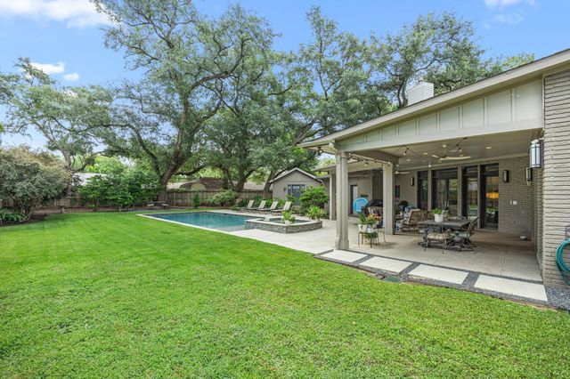 22 Laurenhurst Court, Houston, TX 77043