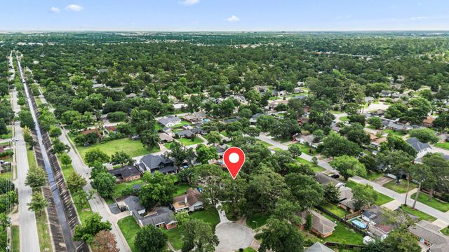 22 Laurenhurst Court, Houston, TX 77043
