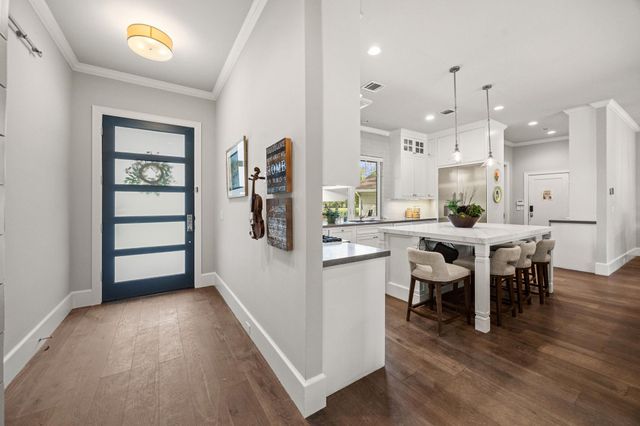 22 Laurenhurst Court, Houston, TX 77043