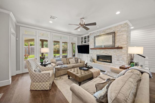 22 Laurenhurst Court, Houston, TX 77043