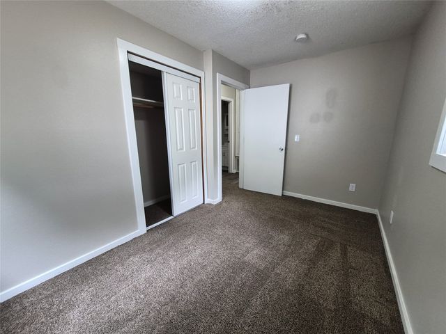 1321 E 27th Street, Des Moines, IA 50317