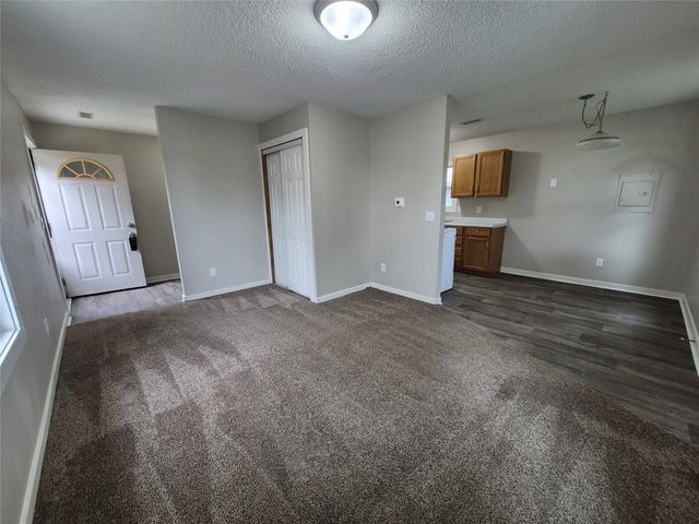 1321 E 27th Street, Des Moines, IA 50317