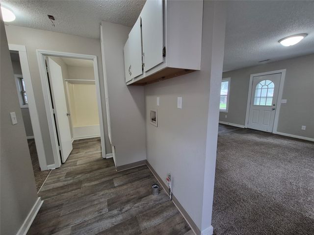 1321 E 27th Street, Des Moines, IA 50317