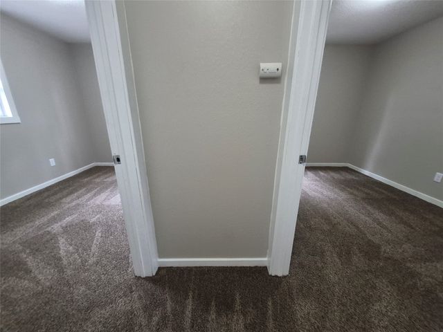 1321 E 27th Street, Des Moines, IA 50317