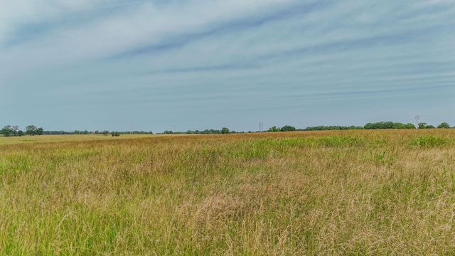 9661 E 1070 Road, Stockton, MO 65785