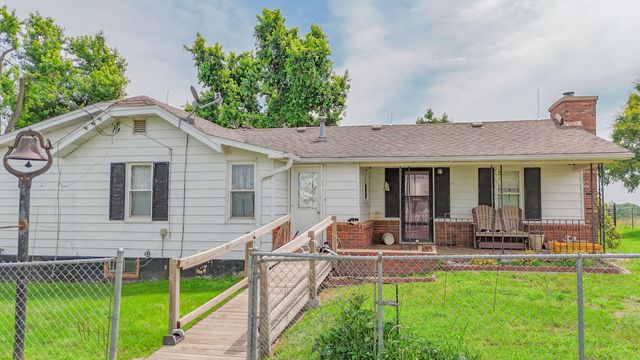 9661 E 1070 Road, Stockton, MO 65785