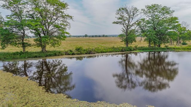 9661 E 1070 Road, Stockton, MO 65785