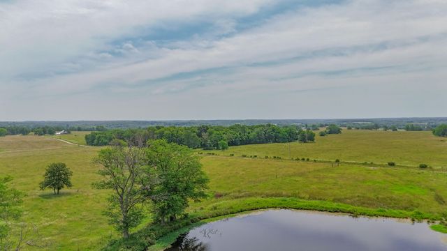 9661 E 1070 Road, Stockton, MO 65785