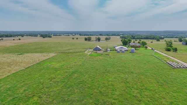 9661 E 1070 Road, Stockton, MO 65785