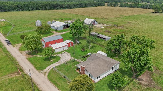 9661 E 1070 Road, Stockton, MO 65785