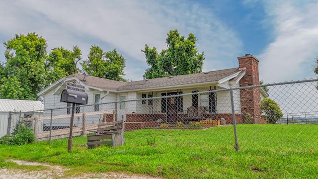 9661 E 1070 Road, Stockton, MO 65785