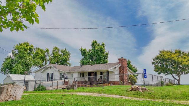 9661 E 1070 Road, Stockton, MO 65785