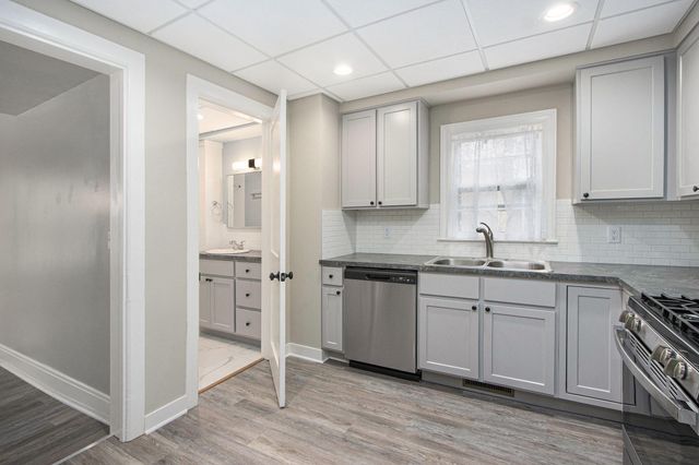 127 Elm Street, Kalamazoo, MI 49007