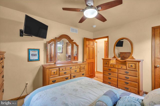 68 PORRECA DR, Millville, NJ 08332
