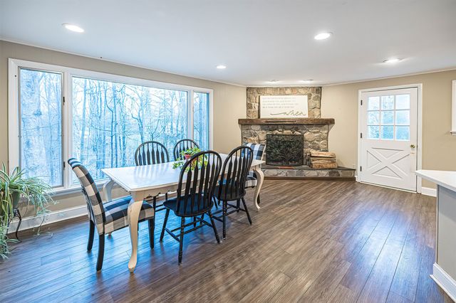 242 W GRANDVIEW Boulevard, Erie, PA 16508