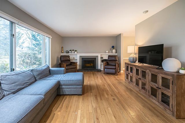 242 W GRANDVIEW Boulevard, Erie, PA 16508