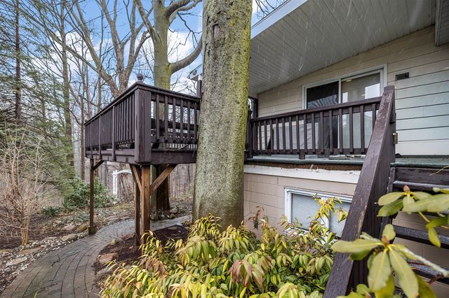 242 W GRANDVIEW Boulevard, Erie, PA 16508