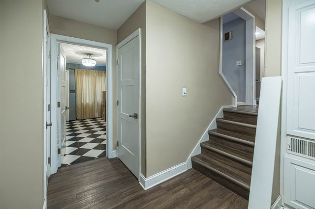 242 W GRANDVIEW Boulevard, Erie, PA 16508