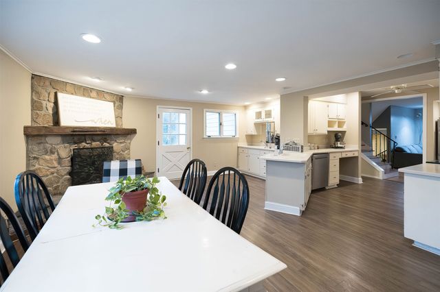 242 W GRANDVIEW Boulevard, Erie, PA 16508