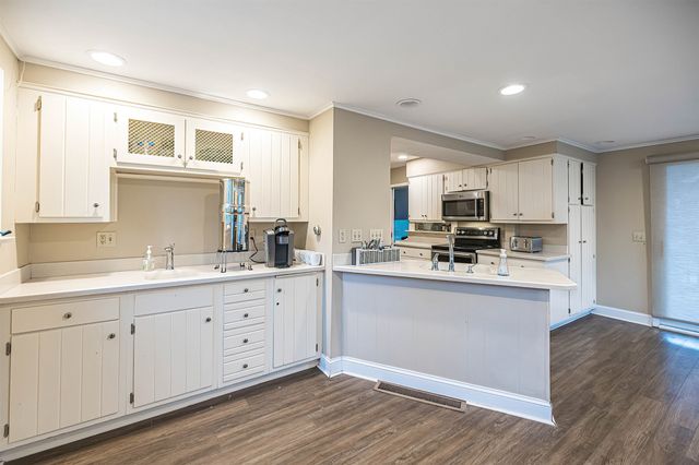 242 W GRANDVIEW Boulevard, Erie, PA 16508