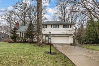 242 W GRANDVIEW Boulevard, Erie, PA 16508