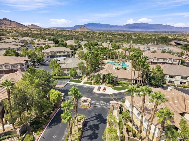 1704 Queen Victoria Street 102, Las Vegas, NV 89144