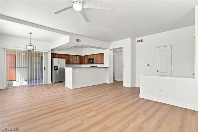 1704 Queen Victoria Street 102, Las Vegas, NV 89144