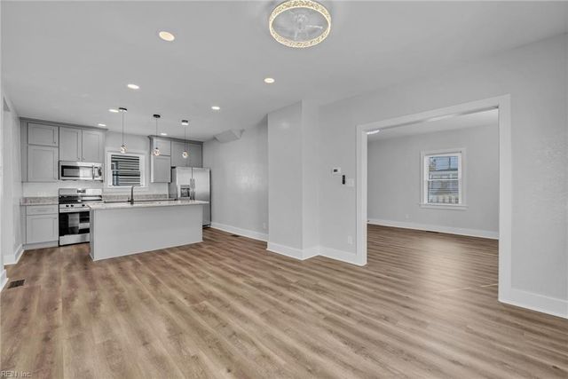 207 Saint James AVE, Suffolk, VA 23434