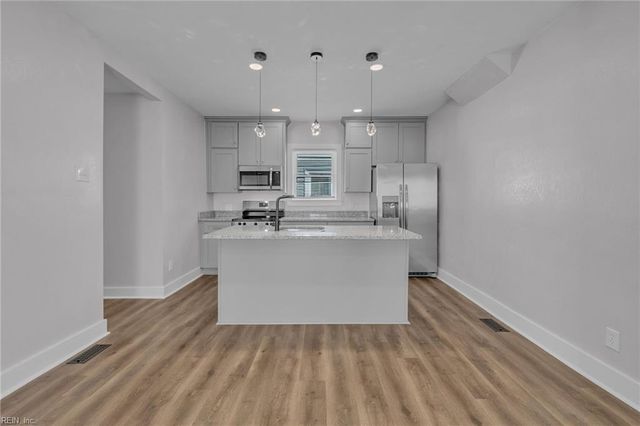 207 Saint James AVE, Suffolk, VA 23434