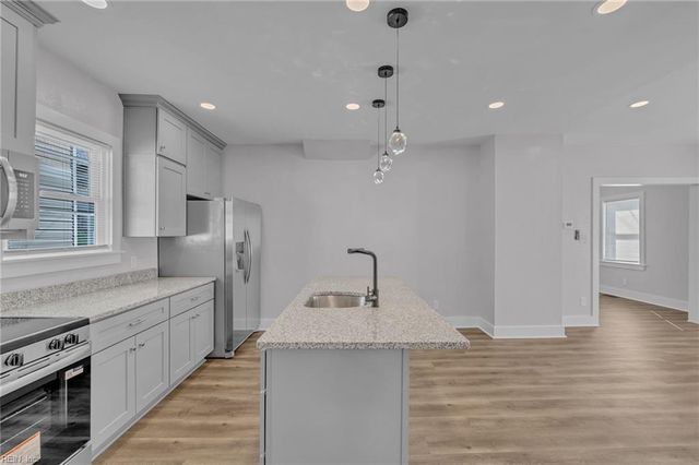 207 Saint James AVE, Suffolk, VA 23434