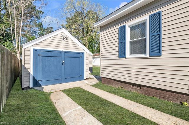 207 Saint James AVE, Suffolk, VA 23434