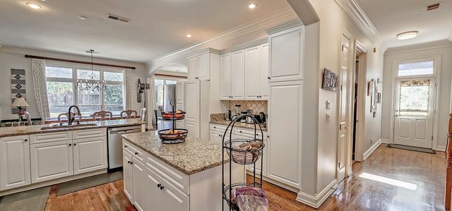 1816 NEW RIVERDALE RD, Germantown, TN 38138