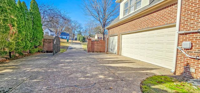 1816 NEW RIVERDALE RD, Germantown, TN 38138