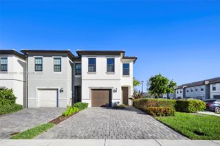 2121 S Appleton Circle S, Oakland Park, FL 33309