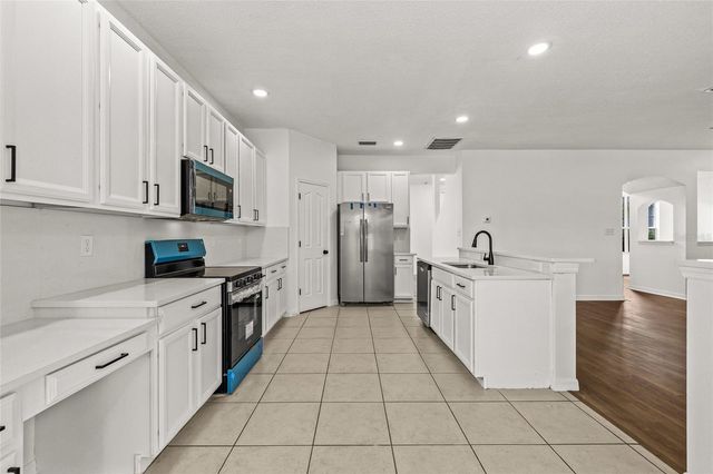 8212 CYPRESS BREEZE WAY, Tampa, FL 33647