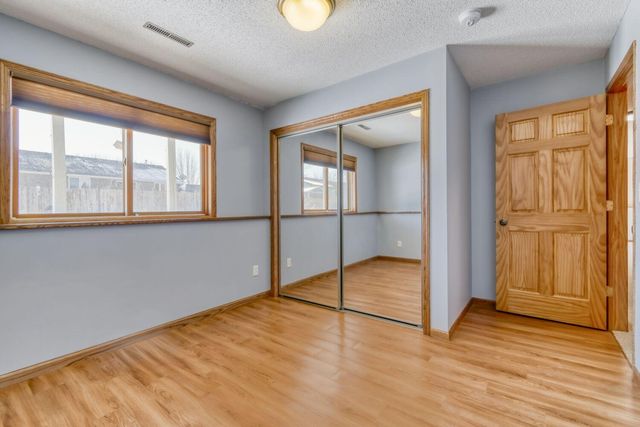 864 S Park Drive, Hastings, MN 55033