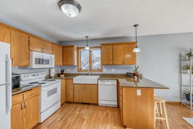 864 S Park Drive, Hastings, MN 55033