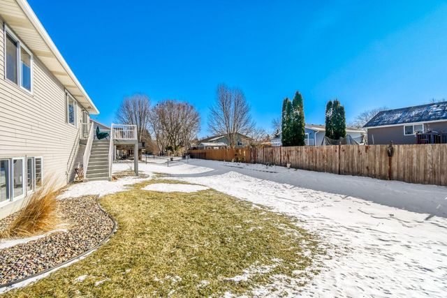 864 S Park Drive, Hastings, MN 55033