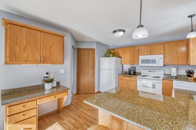 864 S Park Drive, Hastings, MN 55033