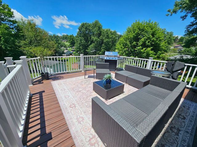 1575 S Main Street, N Franklin Twp, PA 15301